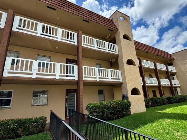 9041 Sunrise Lakes Blvd, Unit 110, Sunrise, FL 33322