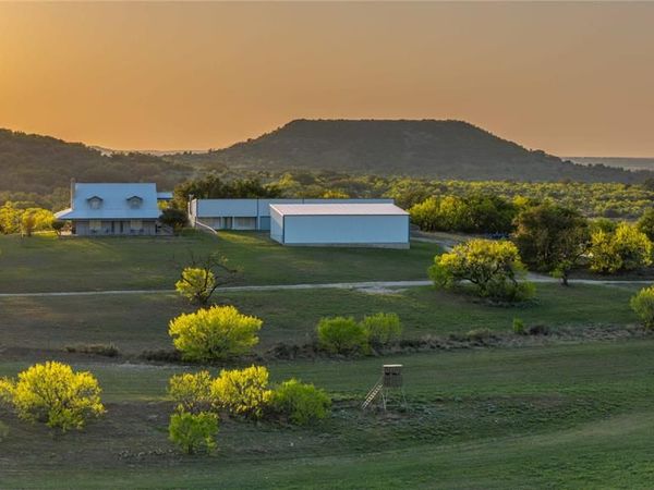 1952 FM 1689, Comanche, TX 76442
