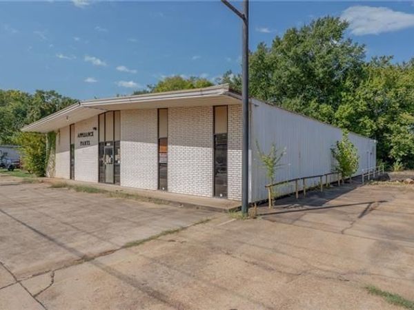 2214 LEE Street, Alexandria, LA 71301