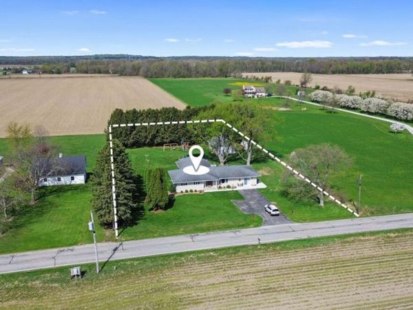 56915 Tulip Road, New Carlisle, IN 46552