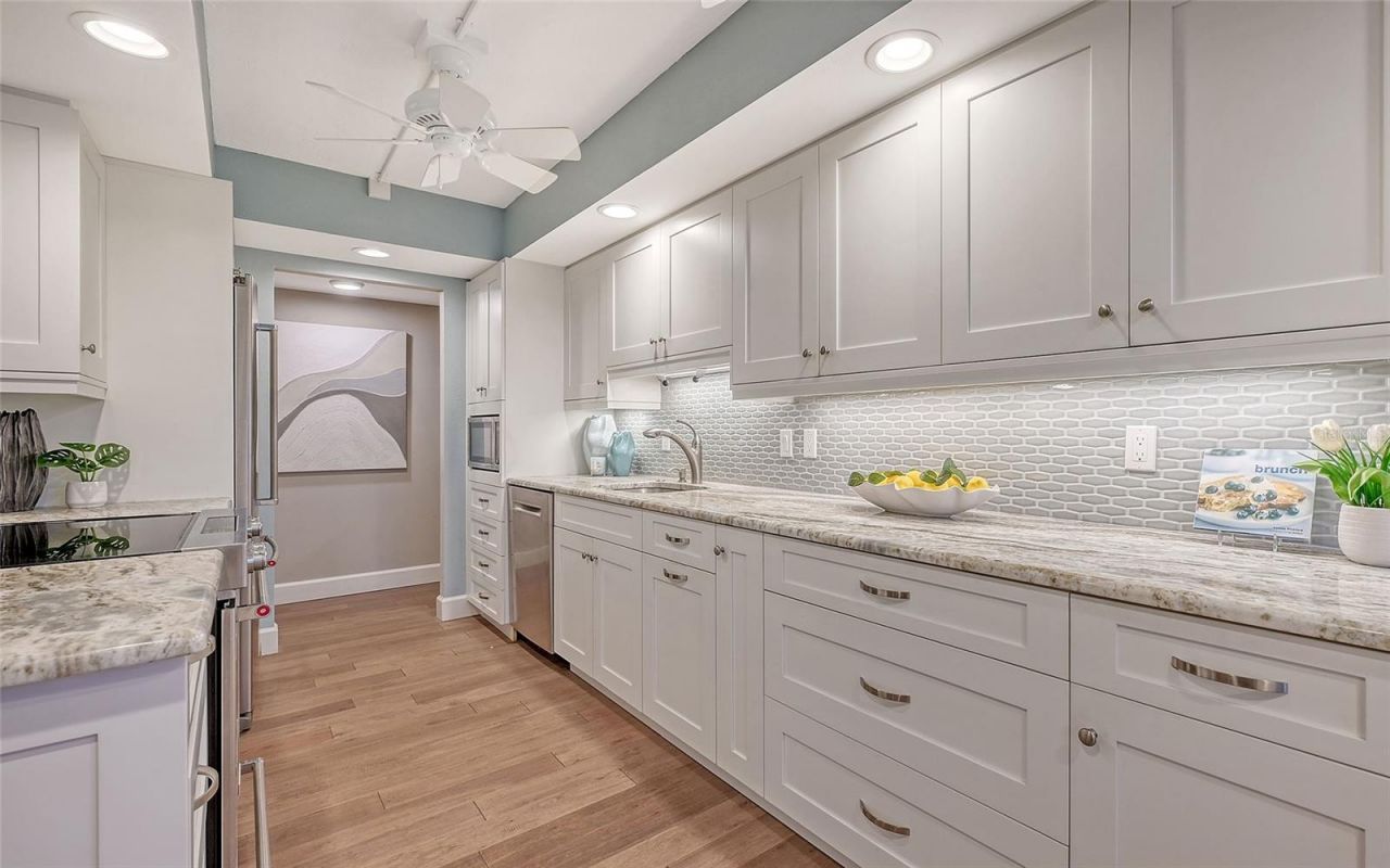 1750 Benjamin Franklin Drive, Unit 6F, Sarasota, FL 34236 Photo