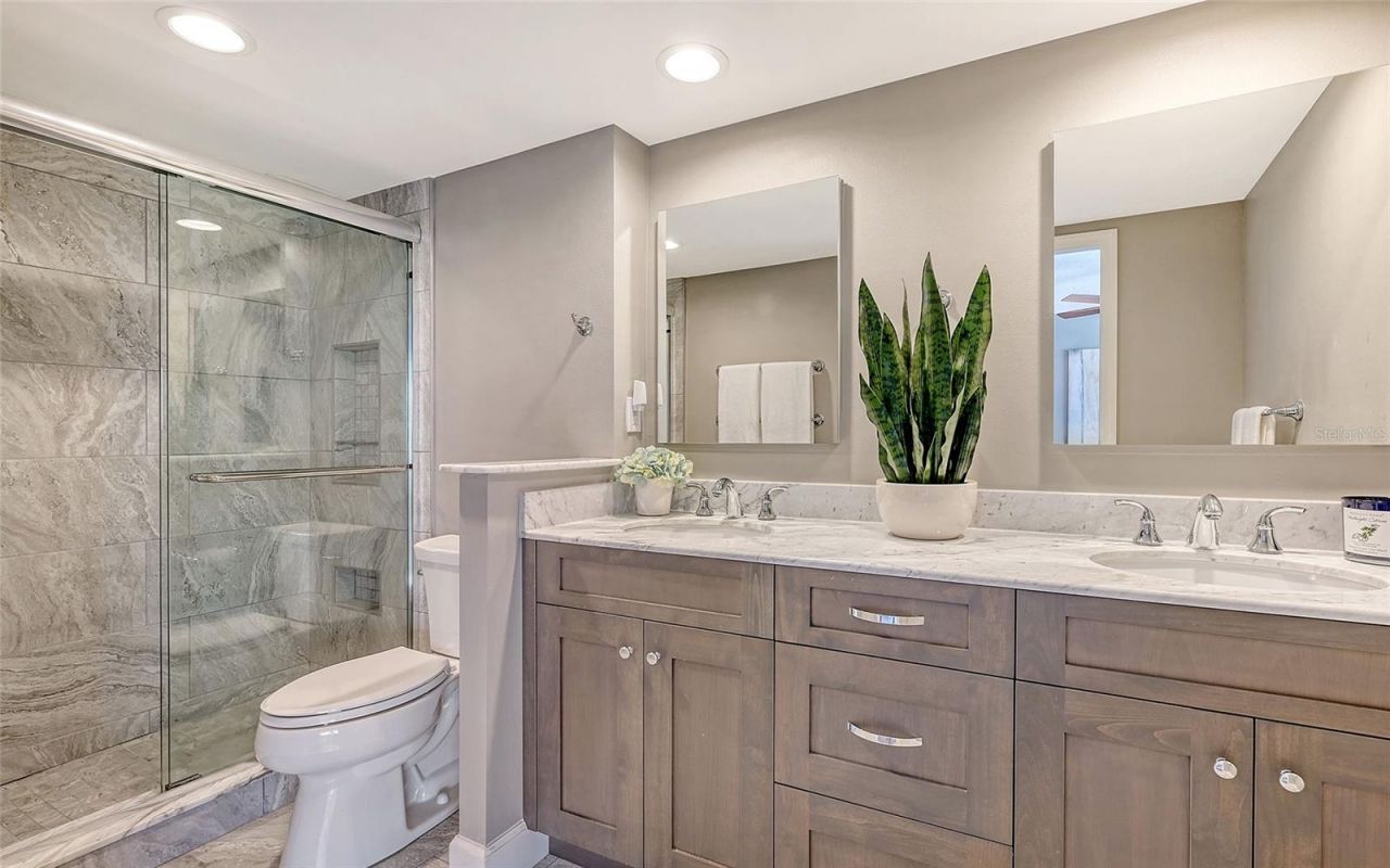 1750 Benjamin Franklin Drive, Unit 6F, Sarasota, FL 34236 Photo