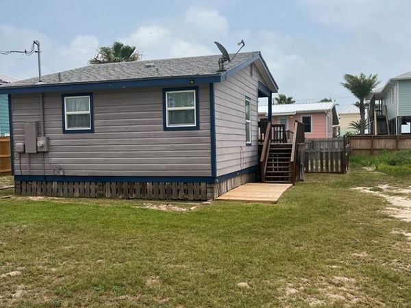 820 magnolia, Rockport, TX 78382