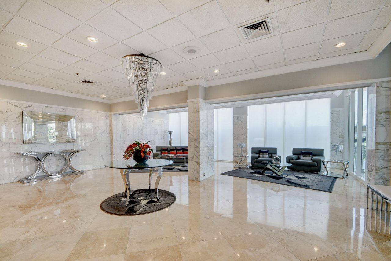 5440 N Ocean Drive, Unit 202, Singer Island, FL 33404 Photo