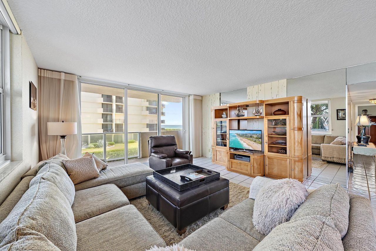 5440 N Ocean Drive, Unit 202, Singer Island, FL 33404 Photo