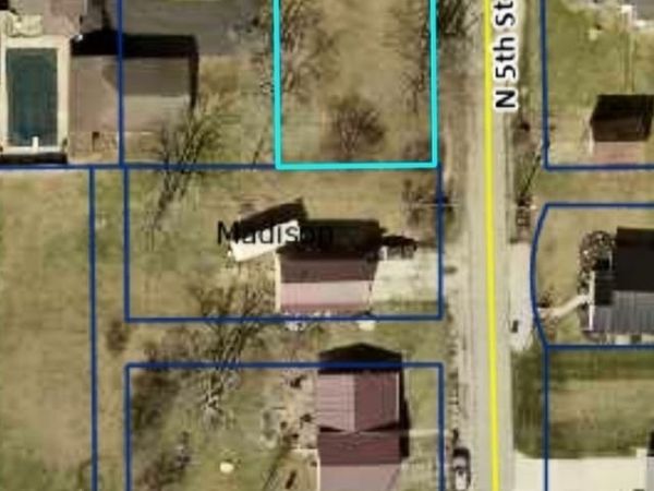 501 E Walnut Street, Summitville, IN 46070