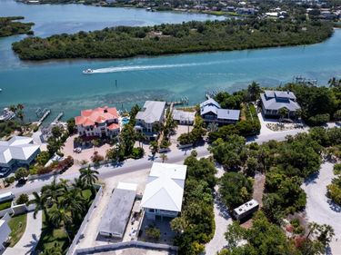 624 S CASEY KEY ROAD, NOKOMIS, FL 34275