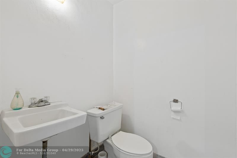 804-810 NE 4th Avenue, Unit 804, 805 &, Fort Lauderdale, FL 33304 Photo
