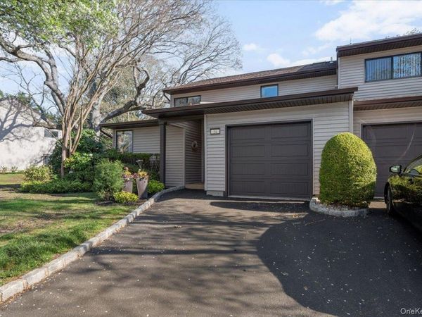 54 Northgate Circle, Melville, NY 11747