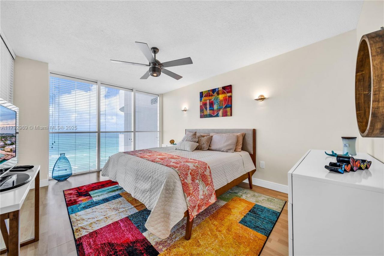 6301 Collins Ave, Unit 1708, Miami Beach, FL 33141 Photo