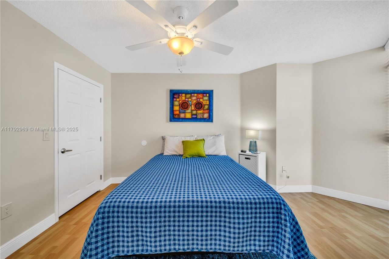 6301 Collins Ave, Unit 1708, Miami Beach, FL 33141 Photo