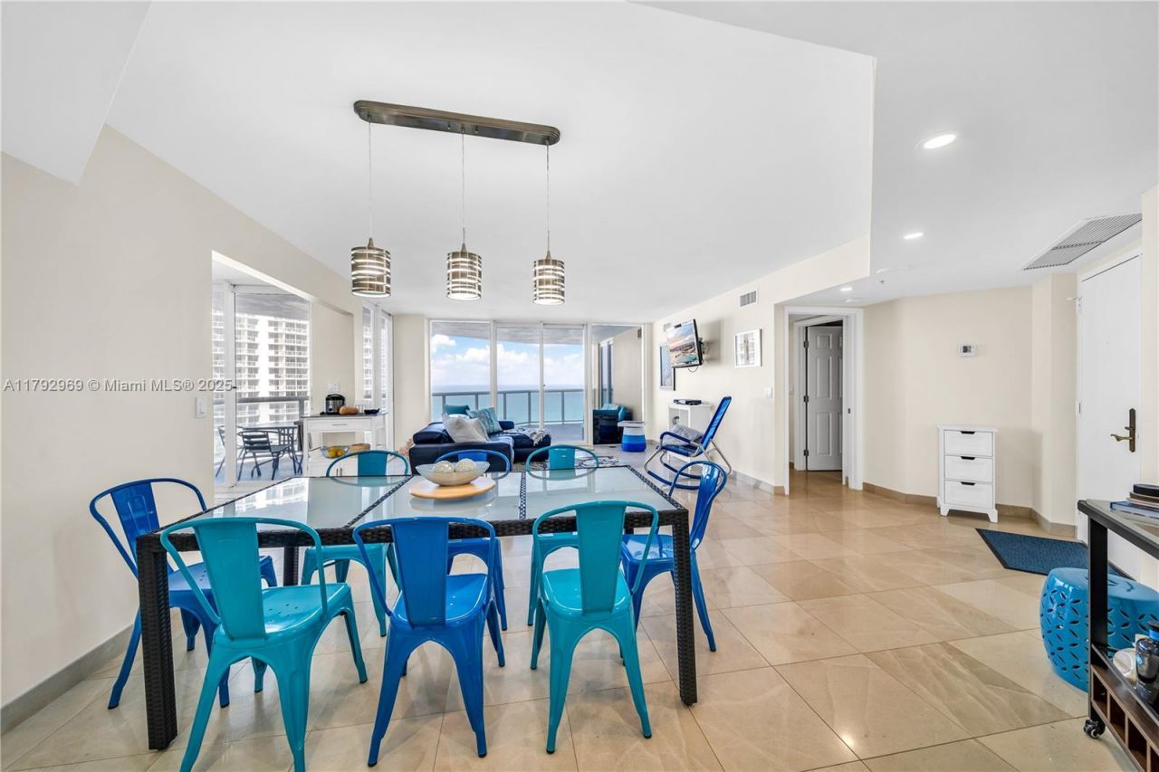 6301 Collins Ave, Unit 1708, Miami Beach, FL 33141 Photo