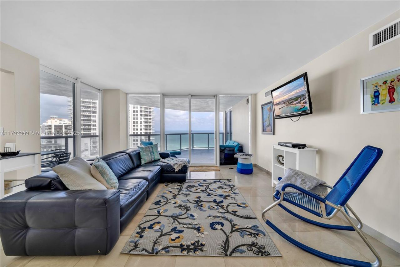 6301 Collins Ave, Unit 1708, Miami Beach, FL 33141 Photo