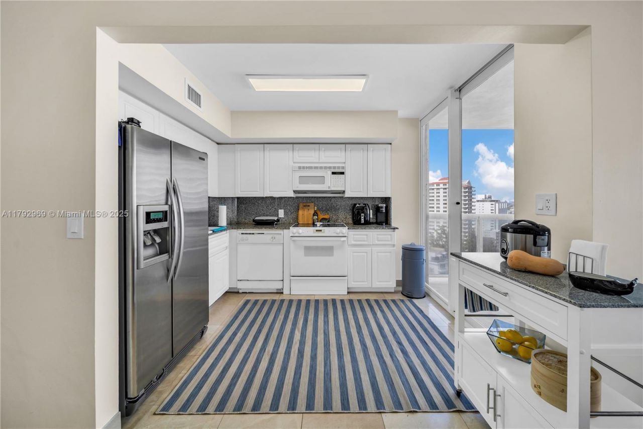 6301 Collins Ave, Unit 1708, Miami Beach, FL 33141 Photo