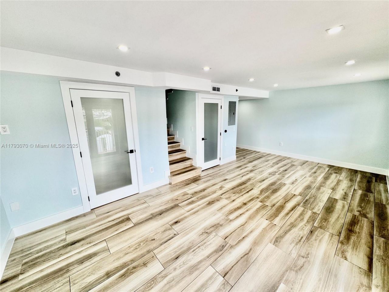 2415 NW 16 St Rd, Unit 101, Miami, FL 33125 Photo