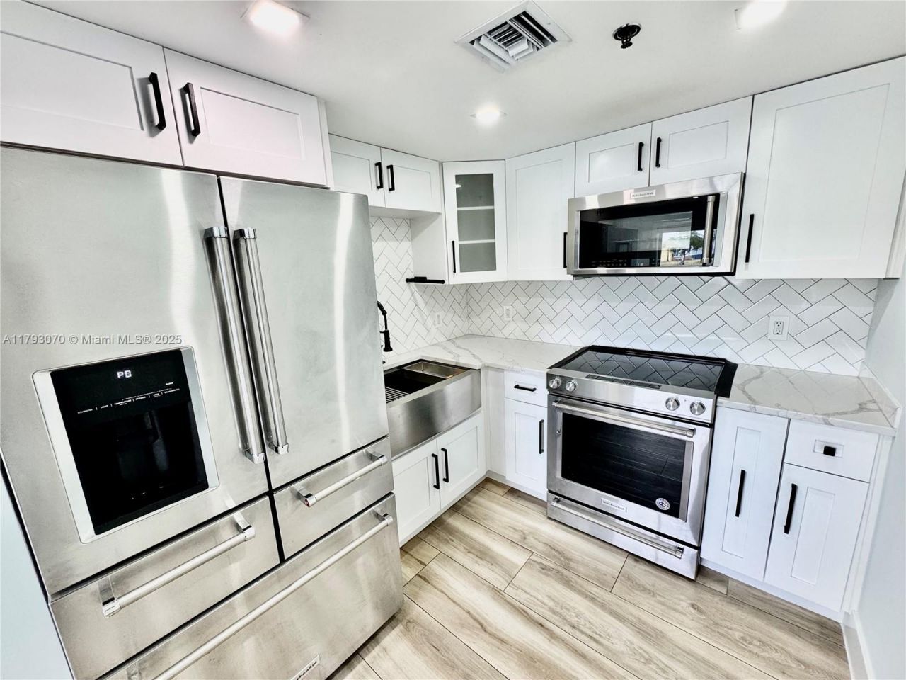 2415 NW 16 St Rd, Unit 101, Miami, FL 33125 Photo