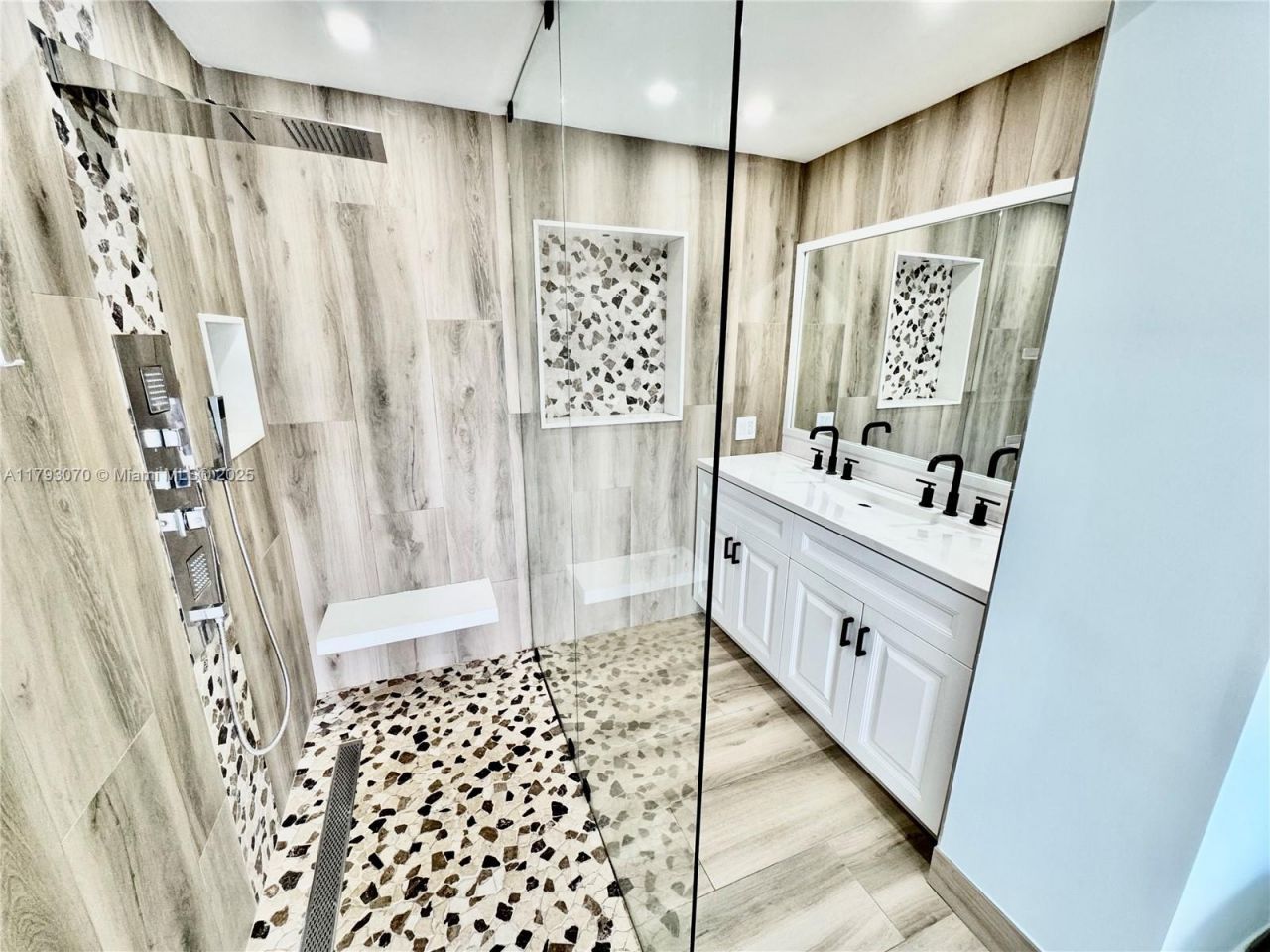 2415 NW 16 St Rd, Unit 101, Miami, FL 33125 Photo