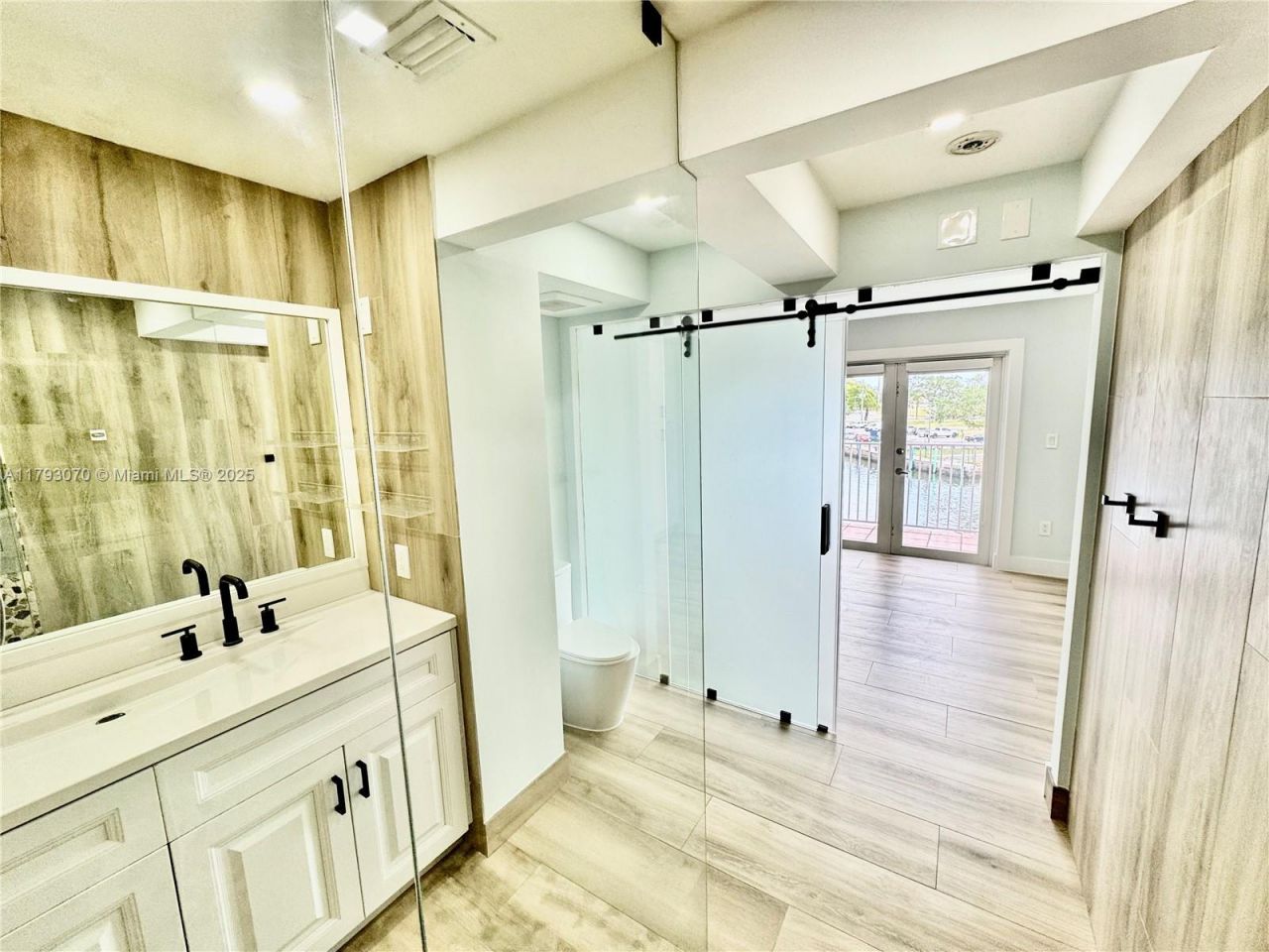 2415 NW 16 St Rd, Unit 101, Miami, FL 33125 Photo