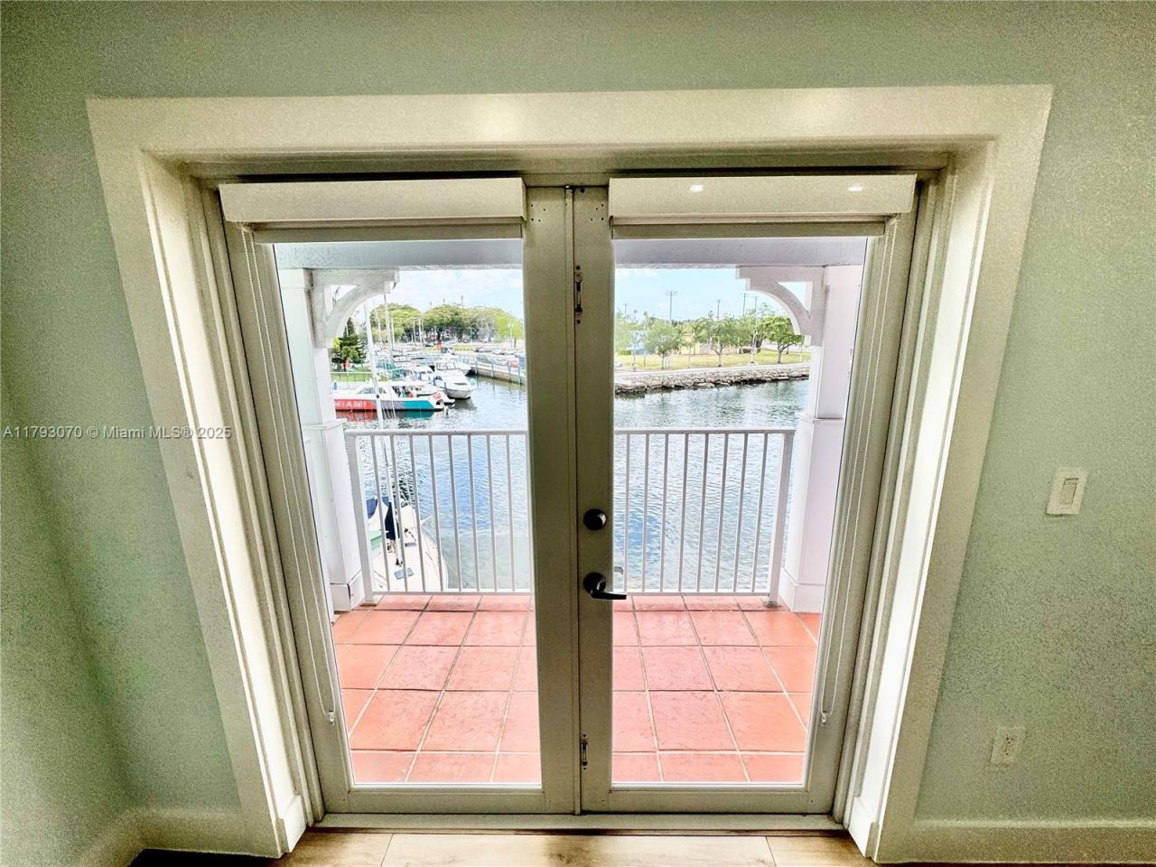 2415 NW 16 St Rd, Unit 101, Miami, FL 33125 Photo