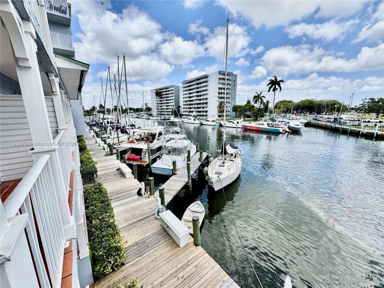 2415 NW 16 St Rd, Unit 101, Miami, FL 33125 Photo