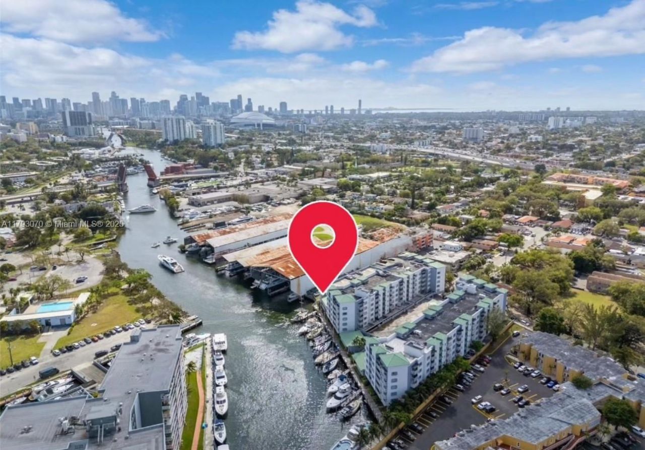 2415 NW 16 St Rd, Unit 101, Miami, FL 33125 Photo