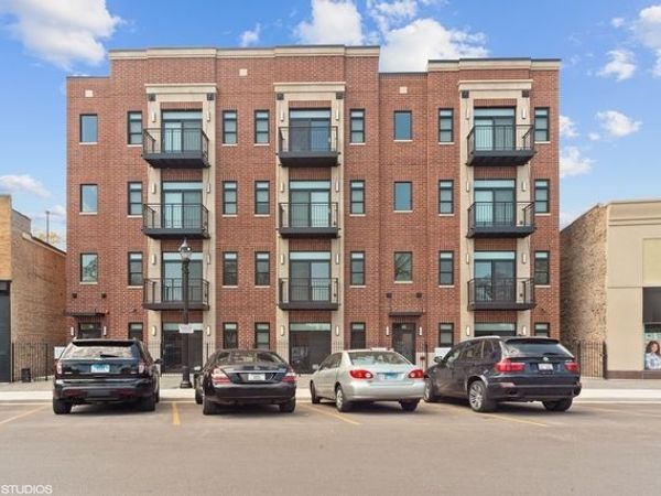 20 W CONTI Parkway, Unit 401, Elmwood Park, IL 60707