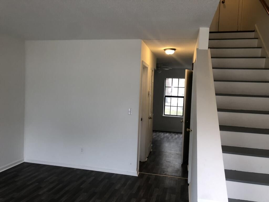 121 Langley Drive Photo 4