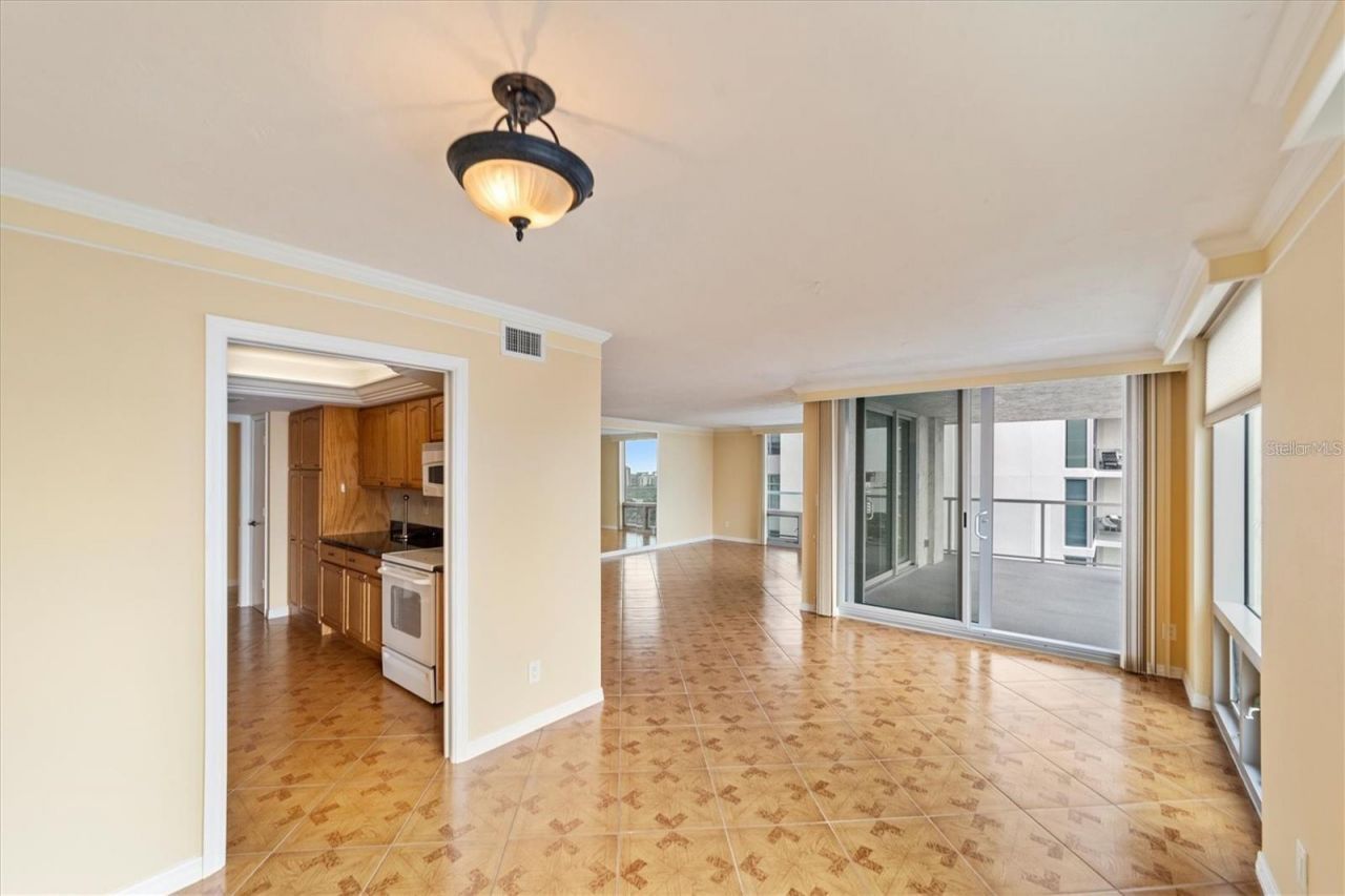 1111 N Gulfstream Avenue, Unit 16C, Sarasota, FL 34236 Photo