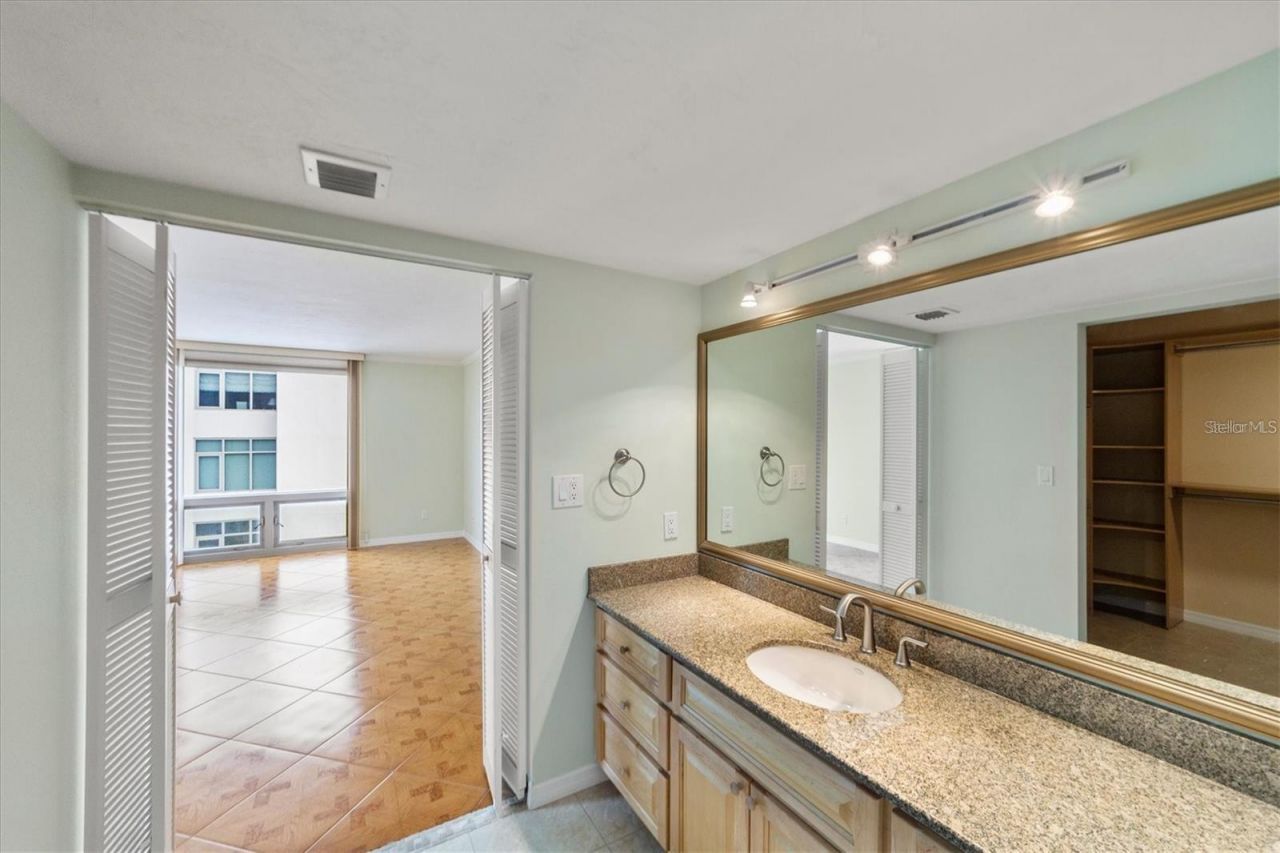 1111 N Gulfstream Avenue, Unit 16C, Sarasota, FL 34236 Photo