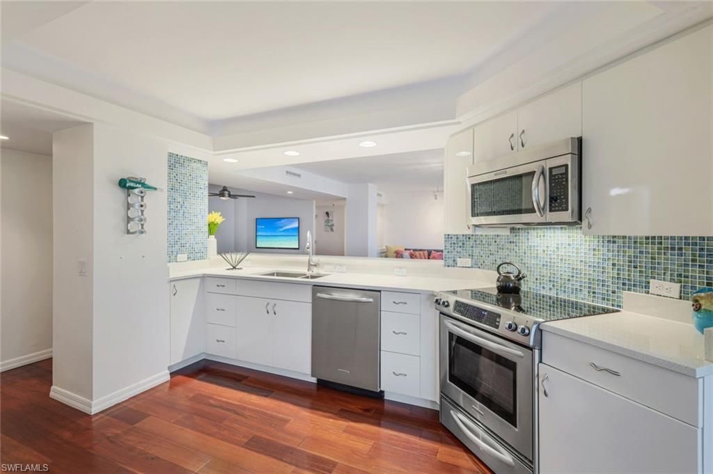 4041 Gulf Shore Blvd N, Unit 204, Naples, FL 34103 Photo