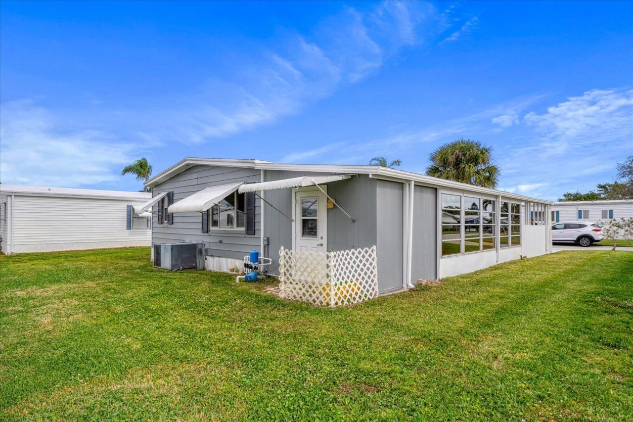 261 NE Cameo Way, Jensen Beach, FL 34957 Photo