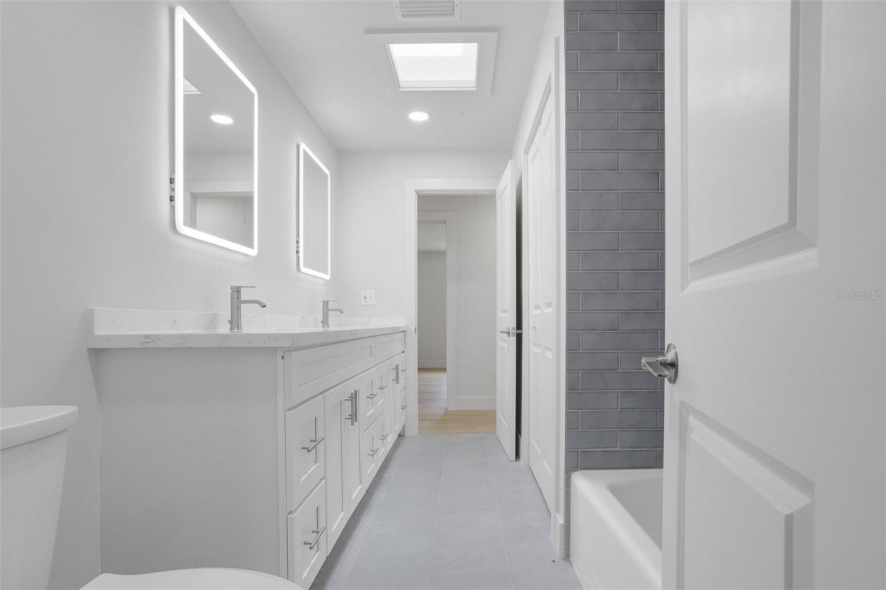 4624 NW 16th Place, Gainesville, FL 32605 Photo