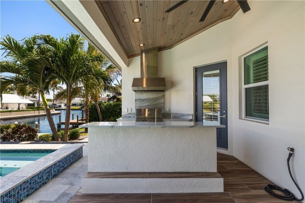 6617 Joanna Cir, Fort Myers, FL 33919 Photo
