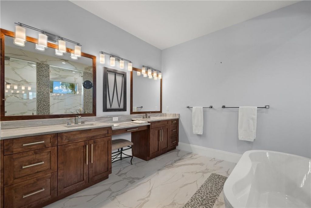 6617 Joanna Cir, Fort Myers, FL 33919 Photo