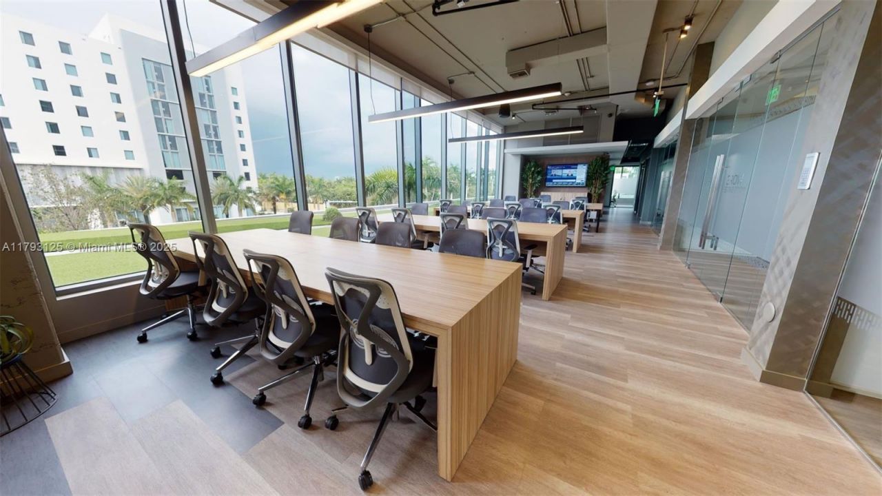 2980 NE 207th St., Unit 325, Miami, FL 33180 Photo