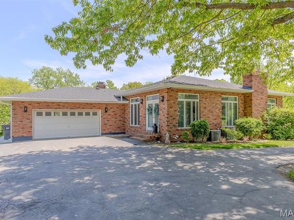 4 Valley, Carlinville, IL 62626