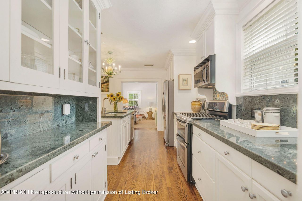 138 Greymon Drive, West Palm Beach, FL 33405 Photo