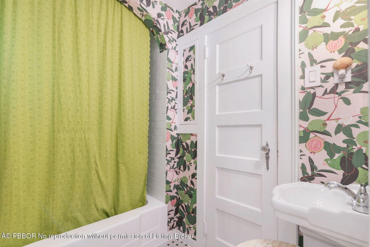 138 Greymon Drive, West Palm Beach, FL 33405 Photo