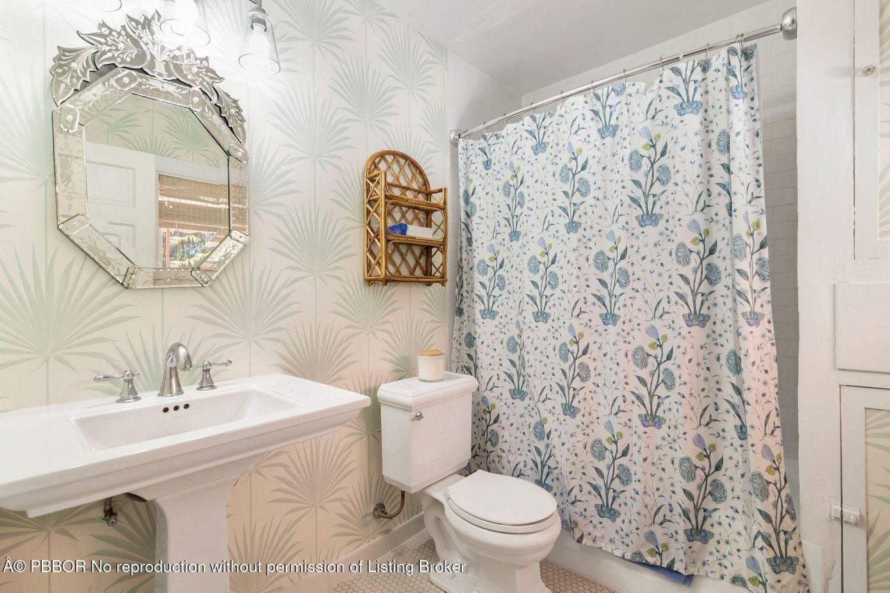 138 Greymon Drive, West Palm Beach, FL 33405 Photo