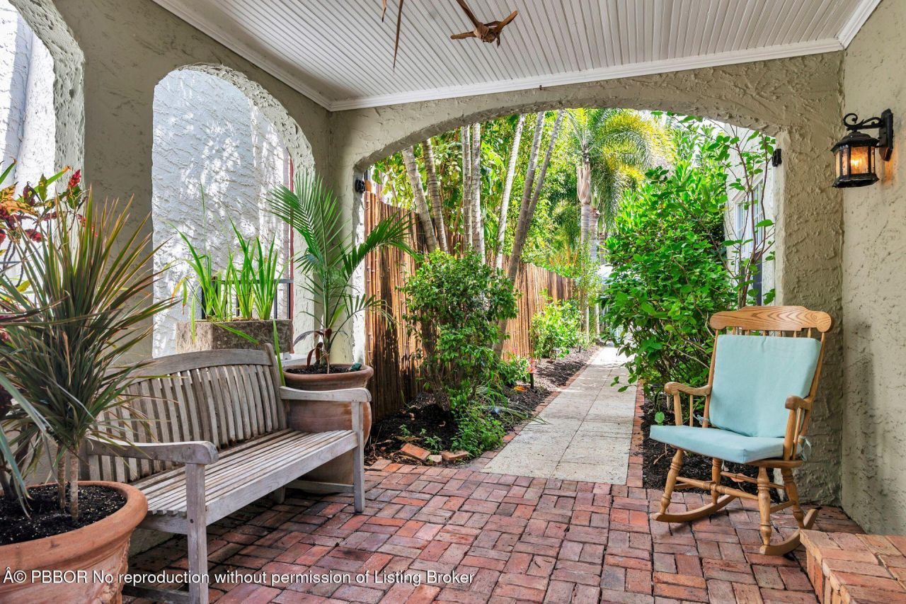 138 Greymon Drive, West Palm Beach, FL 33405 Photo