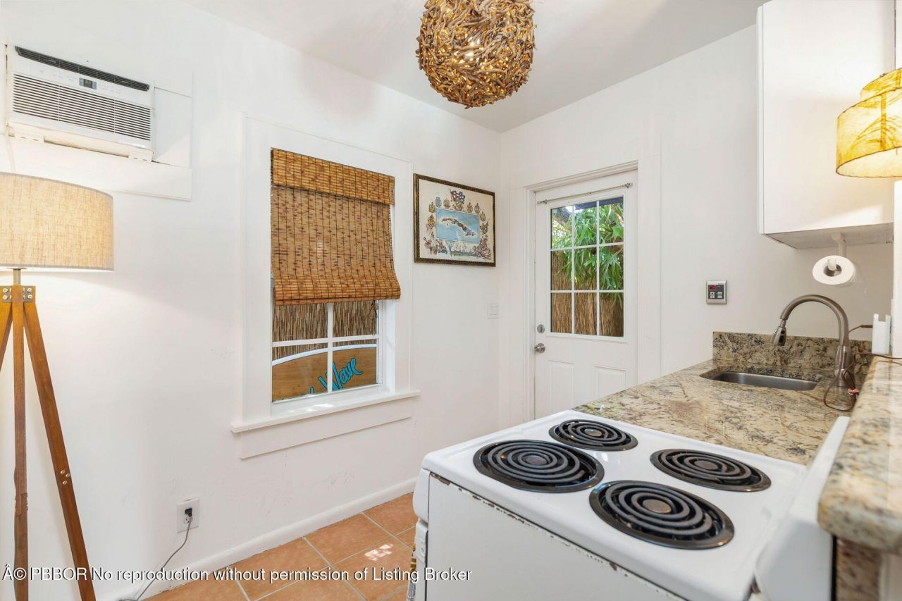 138 Greymon Drive, West Palm Beach, FL 33405 Photo