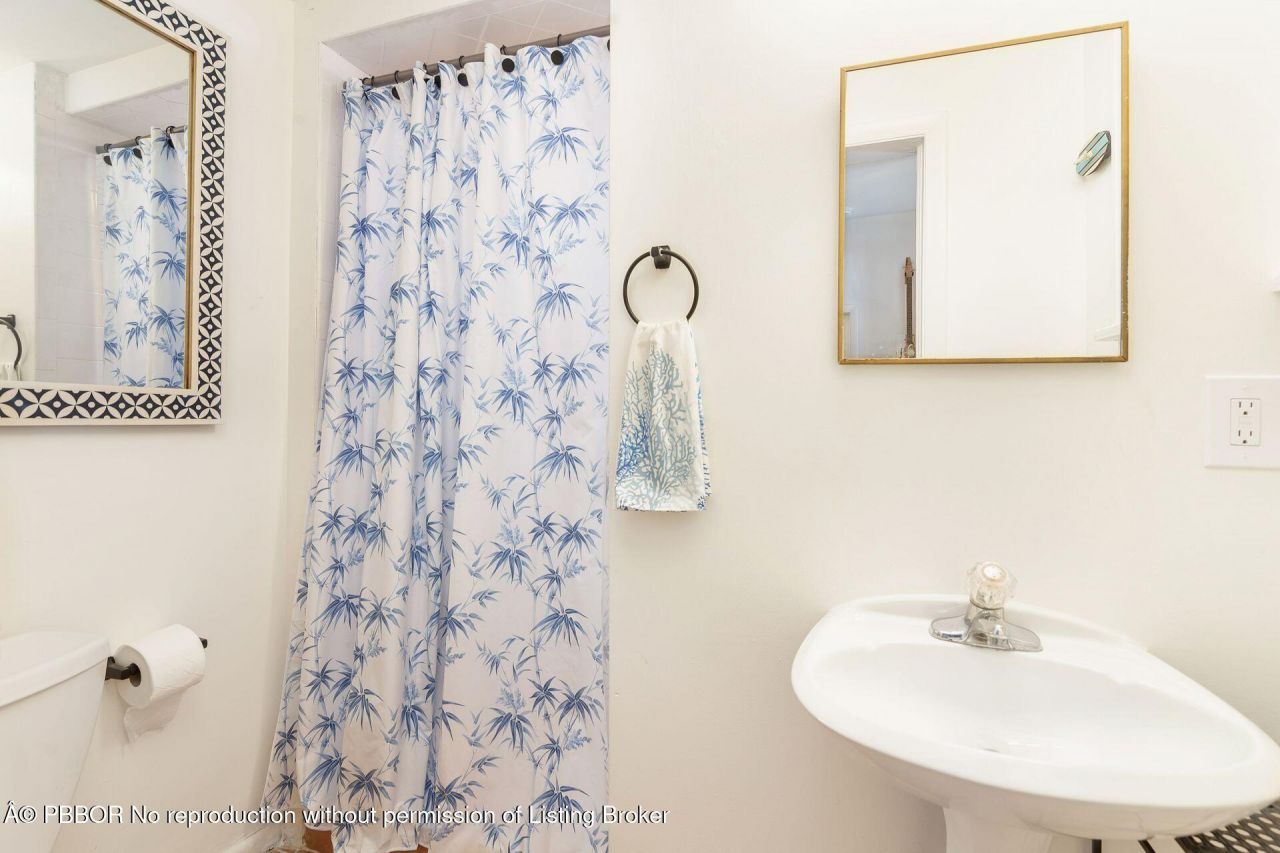 138 Greymon Drive, West Palm Beach, FL 33405 Photo