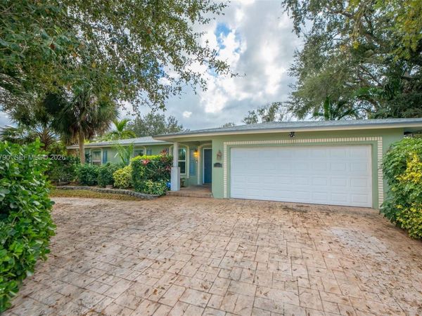 11560 NW 26th St, Plantation, FL 33323