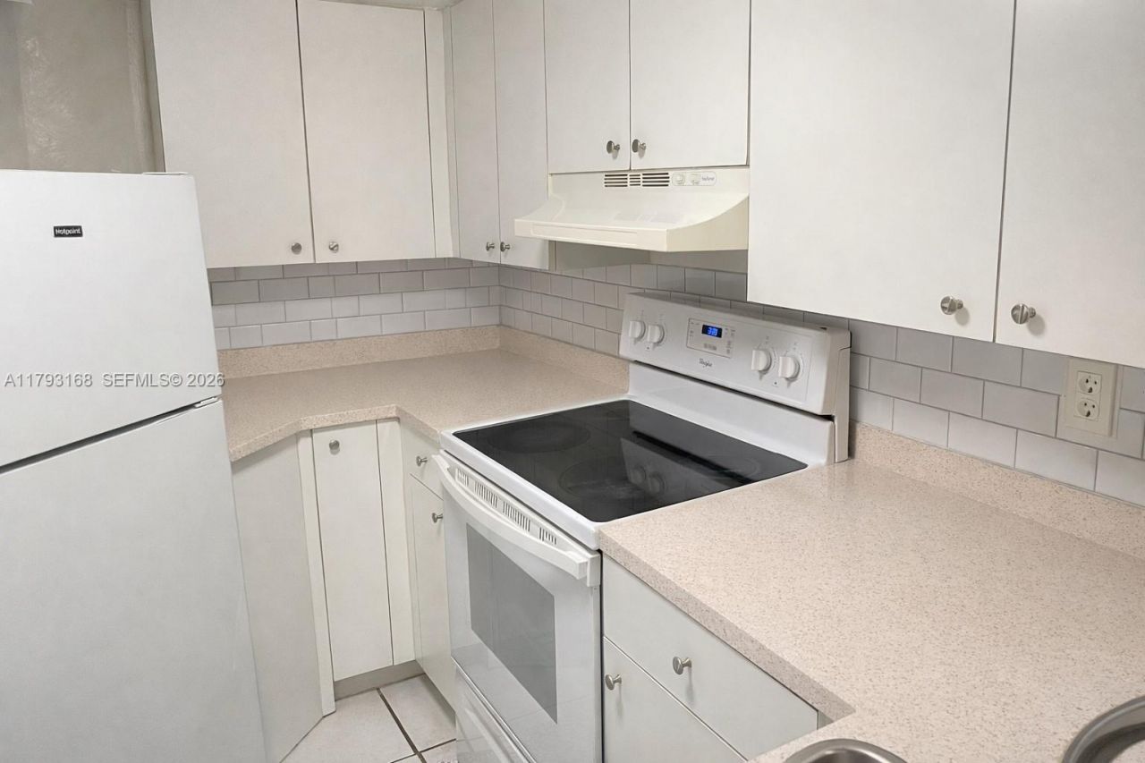 8305 SW 152nd Ave, Unit A-411, Miami, FL 33193 Photo