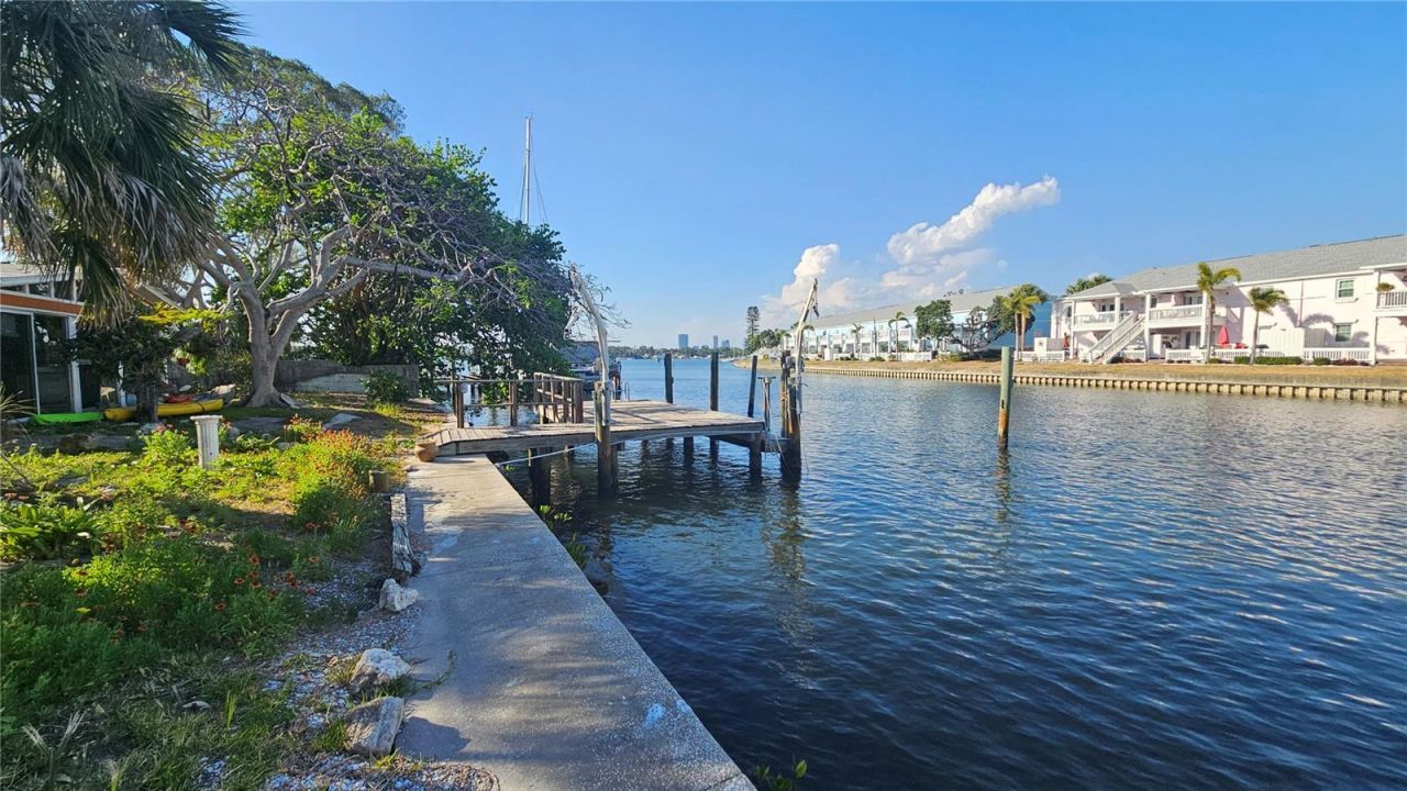 6 Sea Lane S, Saint Petersburg, FL 33705 Photo