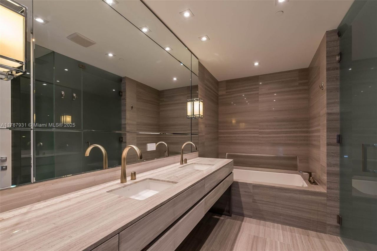 18975 Collins Ave, Unit LPH-5403, Sunny Isles Beach, FL 33160 Photo