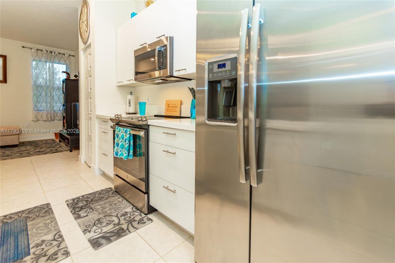 8175 NW 104th Ave, Unit 25, Doral, FL 33178 Photo