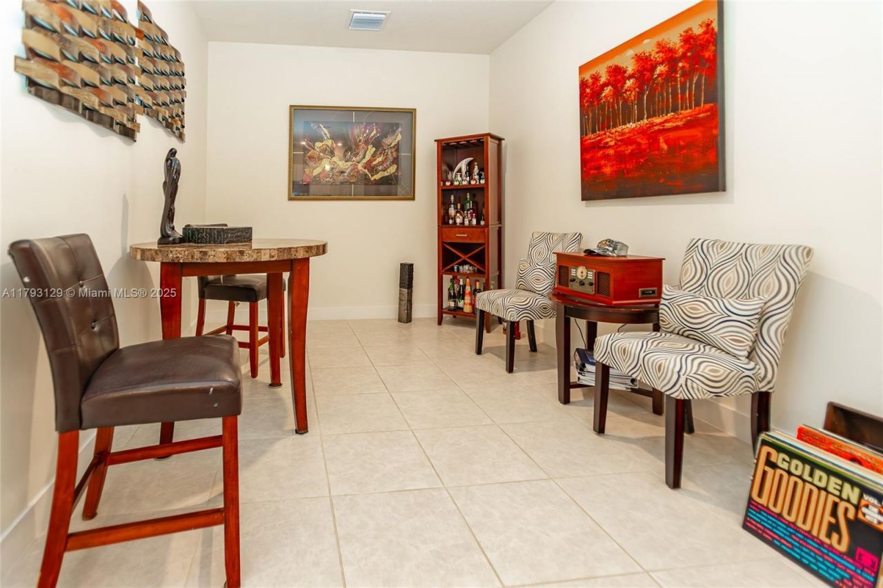 8175 NW 104th Ave, Unit 25, Doral, FL 33178 Photo