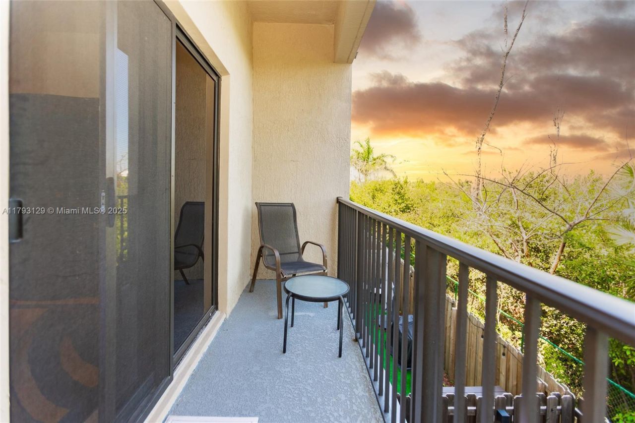 8175 NW 104th Ave, Unit 25, Doral, FL 33178 Photo