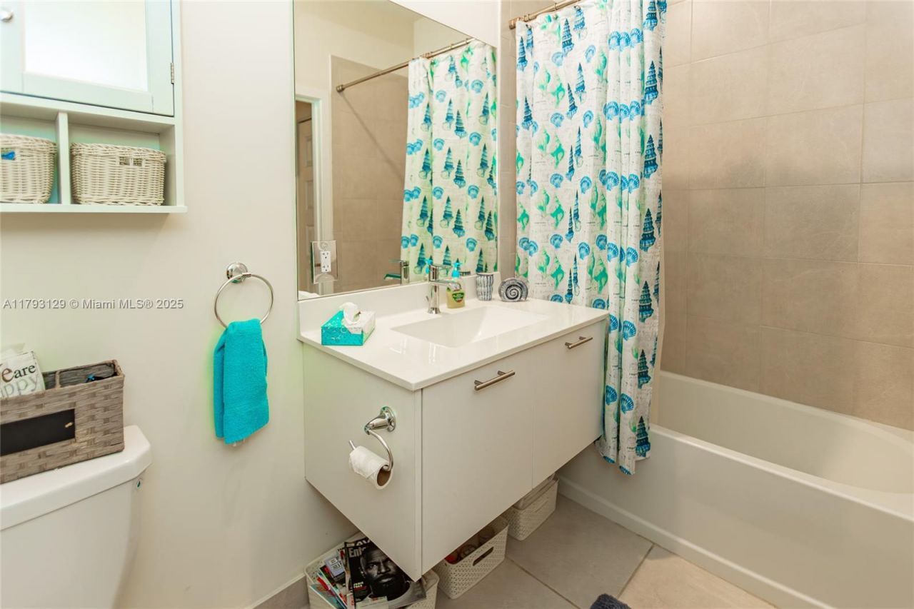 8175 NW 104th Ave, Unit 25, Doral, FL 33178 Photo